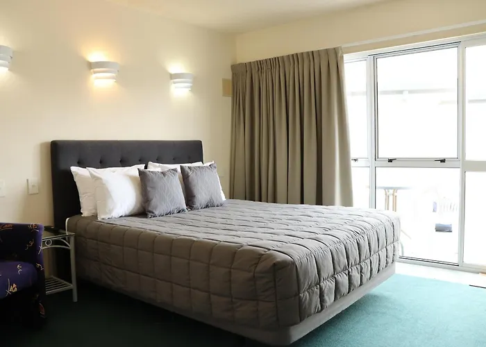 Bk\'S Fountain Court Motel