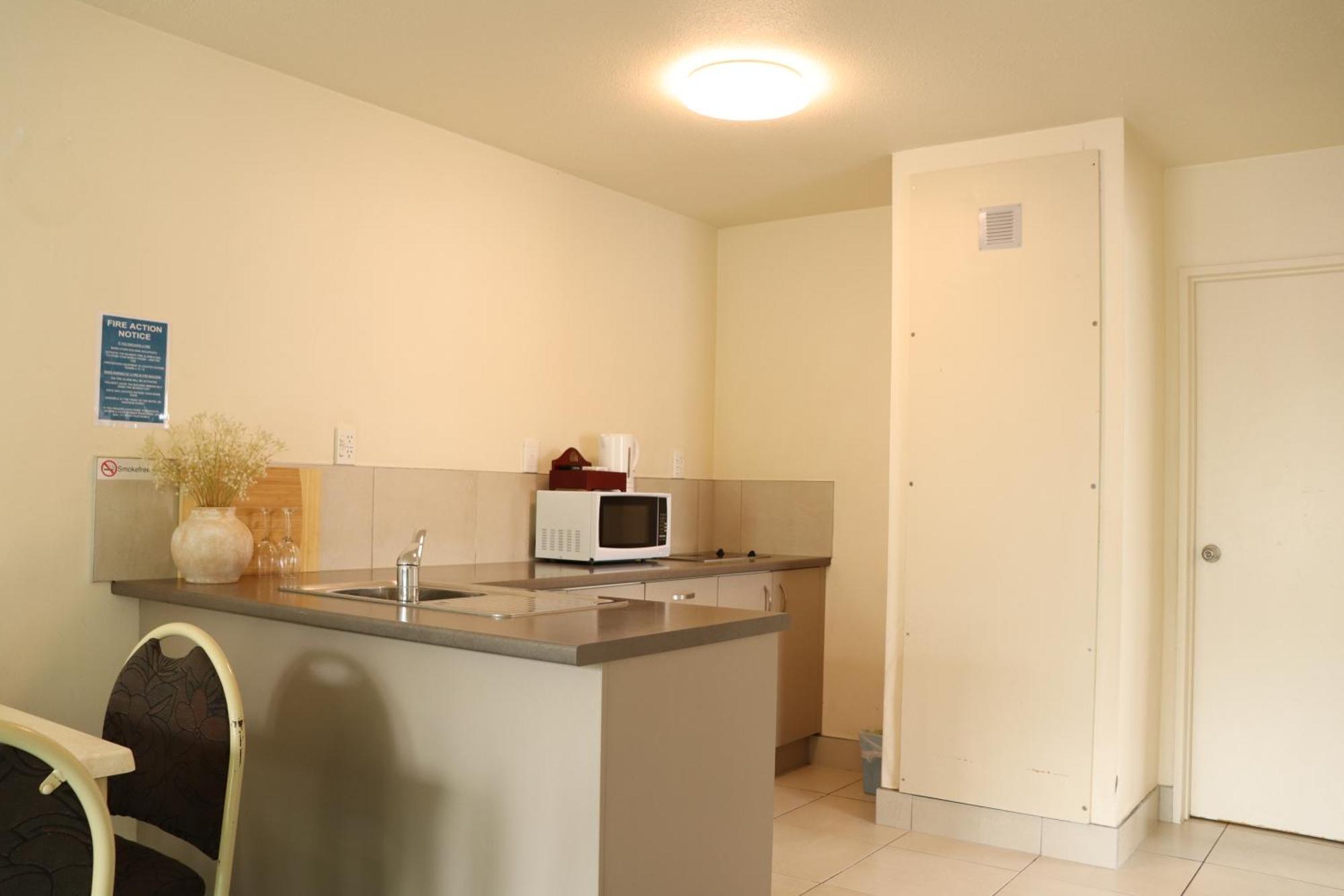 Bk's Fountain Court Motel 3*