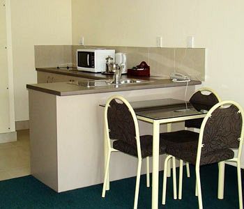 Bk's Fountain Court Motel 3*