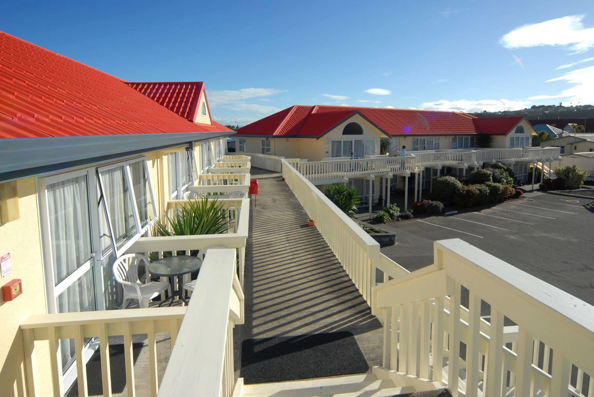 Motel Bk's Fountain Court